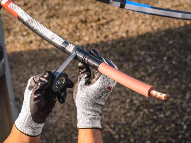 筑牢安全防线——电缆防火胶带的选型与应用全解析